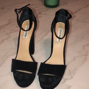 Steve Madden Gonzo Black Velvet Platform Sandal